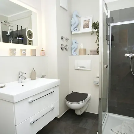 Karola Nr 10 Mit Schwimmbad Und Saunanutzung Im Ahoi-erlebnisbad Sellin Apartament