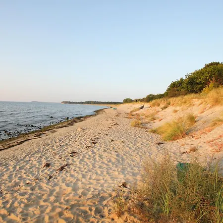 Karola Nr 10 Mit Schwimmbad Und Saunanutzung Im Ahoi-erlebnisbad Sellin Goehren (Ruegen)