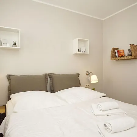 Apartment Karola Nr 10 Mit Schwimmbad Und Saunanutzung Im Ahoi-erlebnisbad Sellin Goehren (Ruegen)