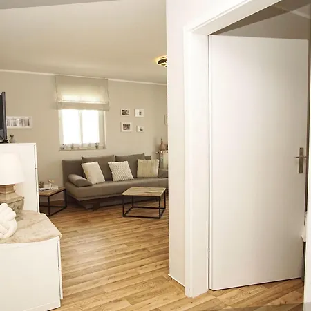 Karola Nr 10 Mit Schwimmbad Und Saunanutzung Im Ahoi-erlebnisbad Sellin Goehren (Ruegen)