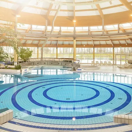 Karola Nr 10 Mit Schwimmbad Und Saunanutzung Im Ahoi-erlebnisbad Sellin Goehren (Ruegen)