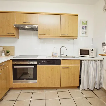 Apartment Karola Nr 10 Mit Schwimmbad Und Saunanutzung Im Ahoi-erlebnisbad Sellin *